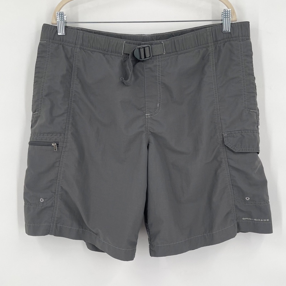Columbia 100% Nylon Gray Mesh Lined Pull On Shorts Men’s Size Medium
